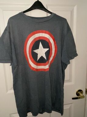 Marvel Men's Navy Graphic Captain Shield Short Sleeve Tee